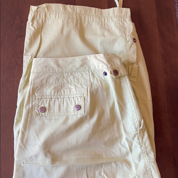 %100 cotton capris ! Excellent condition - Picture 2 of 4